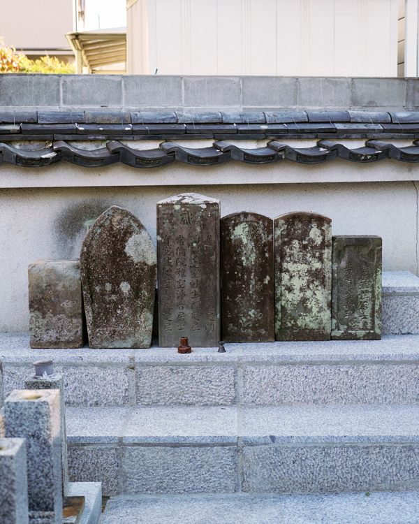 墓じまい後の石塔